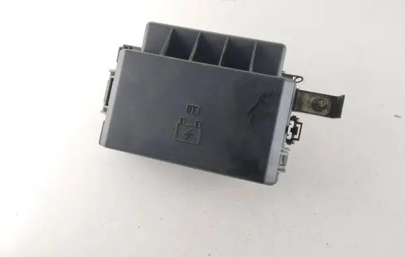 Chrysler 300 - 300C Fuse module P04692233AD