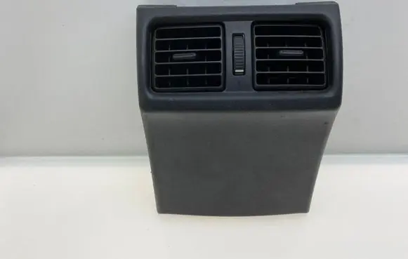 Subaru Legacy Rear air vent grill 92113AG070 92113AG