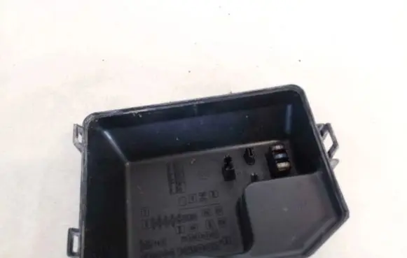 Toyota Avensis Verso Fuse box cover