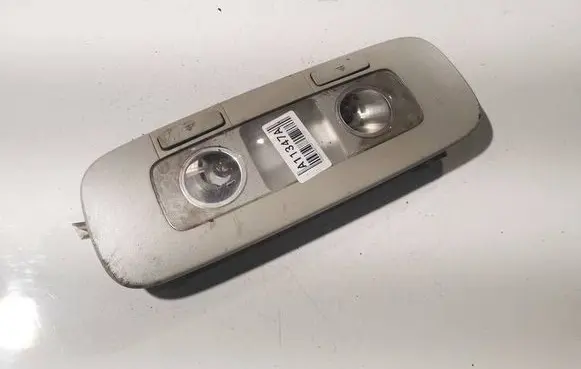 Volkswagen PASSAT B6 Rear seat light 