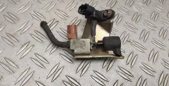 Toyota RAV 4 (XA20) Turbo solenoid valve 2586064140 8942120210