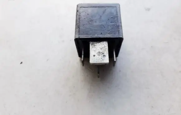 Volkswagen Polo III 6N 6N2 6NF Other relay 8D0951253 V23134-J52-X300