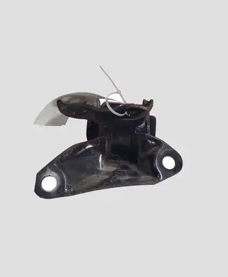 Mazda 6 Engine mount bracket