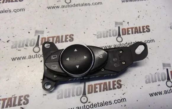 Wing mirror switch