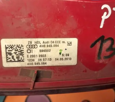 Audi A8 S8 D4 4H Tailgate rear/tail lights 4H0945094