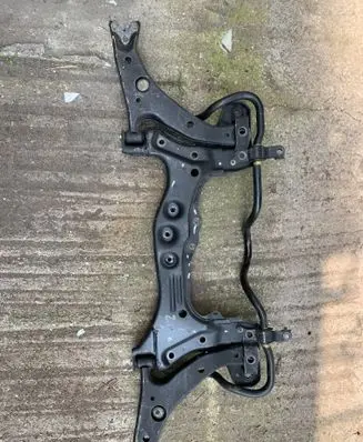 Toyota Corolla E110 Front axle beam 78965428