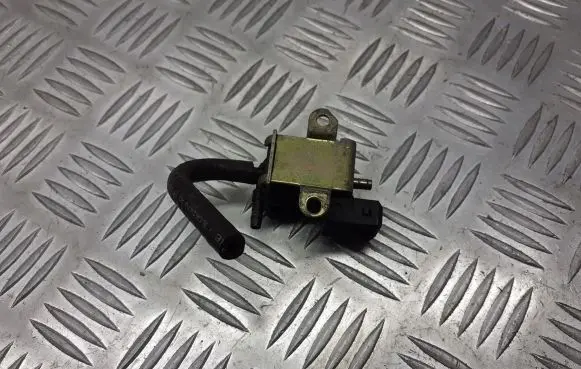 Audi A4 S4 B5 8D Vacuum valve 026906283H