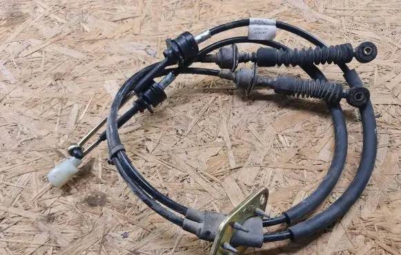 Volvo S40, V40 Gear shift cable linkage 30614219