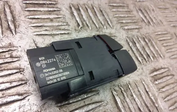 BMW X2 F39 Hazard light switch 684227401