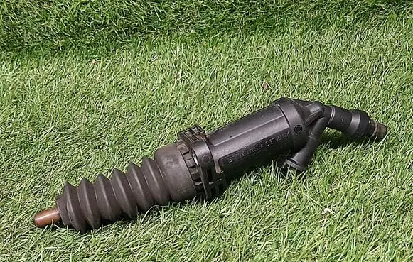 BMW 3 E90 E91 Clutch master cylinder 6785964