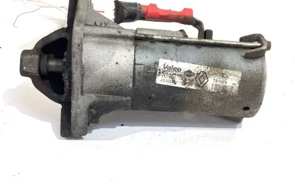 Renault Megane III Starter motor 233003329R