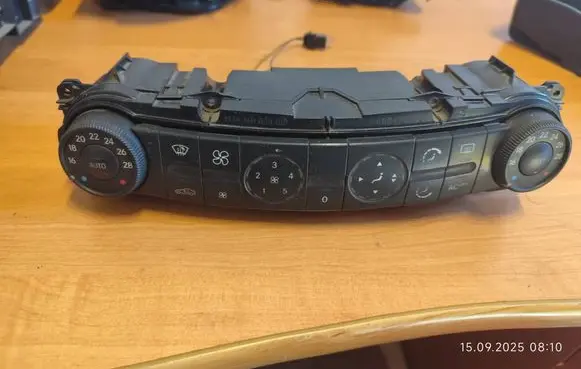 Mercedes-Benz E W211 Climate control unit 2118300090 00020205 H24400055010