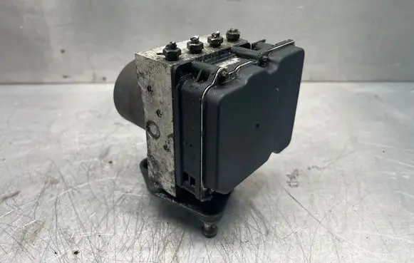 Mercedes-Benz Vito Viano W639 ABS Pump A0014461489 415L5120607