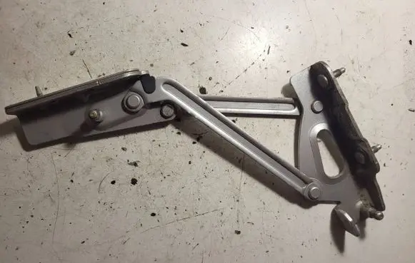 Peugeot 407 Tailgate/trunk/boot hinge DES71