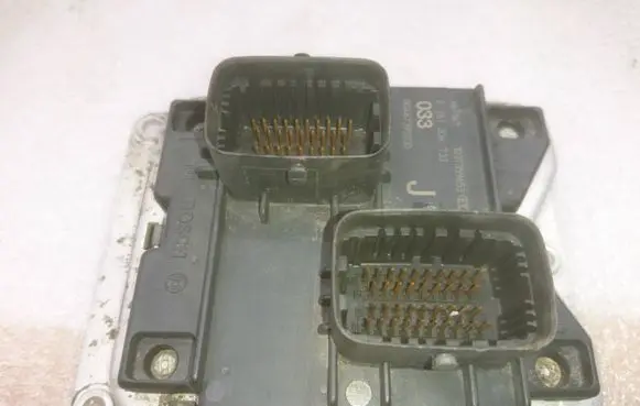 Alfa Romeo 166 Engine control unit/module 00467395200 0261204733 1037359653
