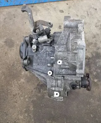 Seat Ibiza IV (6J,6P) Manual 5 speed gearbox 02T301103