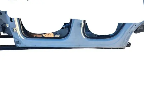 Peugeot 3008 II Front sill (body part) 