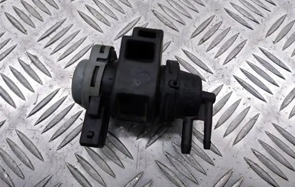 Renault Megane II Valve vacuum 8200575400