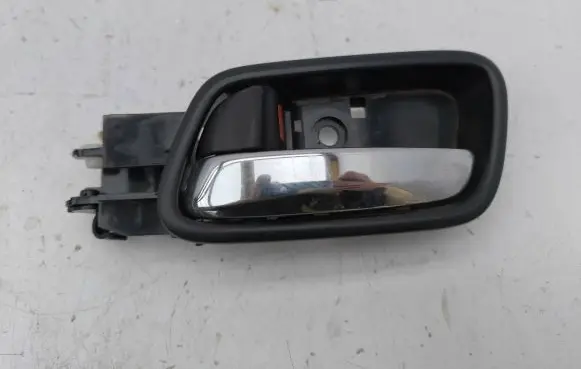 Honda CR-V Front door interior handle