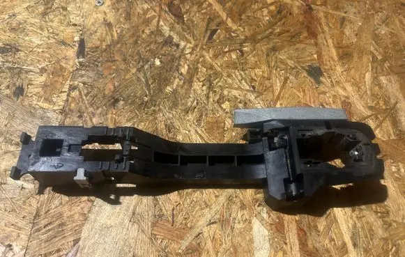 Nissan Navara D23 Front door exterior handle PA6GF30