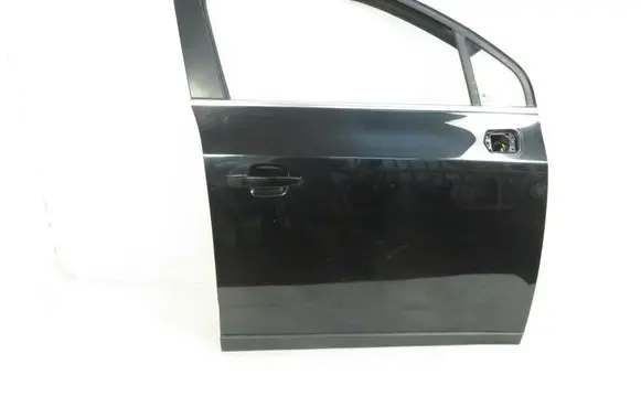 Chevrolet Orlando Front door