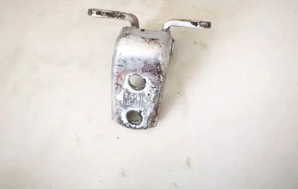 Honda CR-V Rear door lower hinge