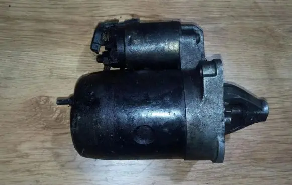 Mazda 323 Starter motor m3t38882