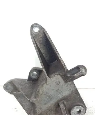 Opel Insignia A Engine mounting bracket 13228289