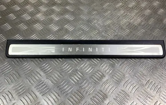 Infiniti QX80 Front sill trim cover 769B11LAOA
