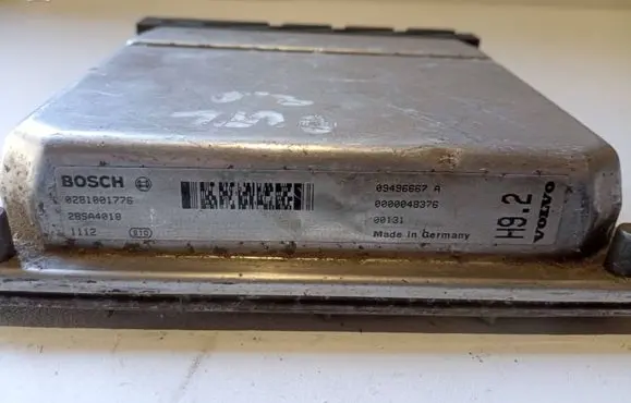Volvo S80 Engine control unit/module 09496667A 28SA4018 0281001776