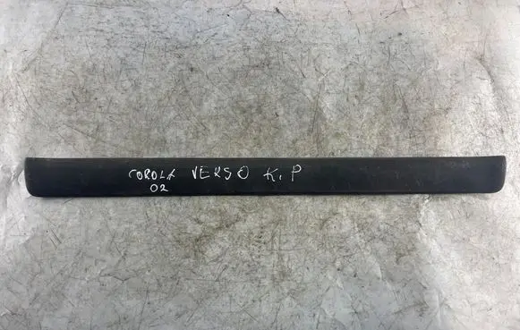 Toyota Corolla Verso E121 Front door trim (molding) 6791213010