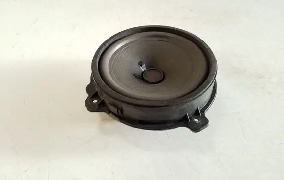 Chevrolet Captiva Front door speaker