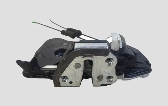 Toyota RAV 4 (XA50) Front door lock