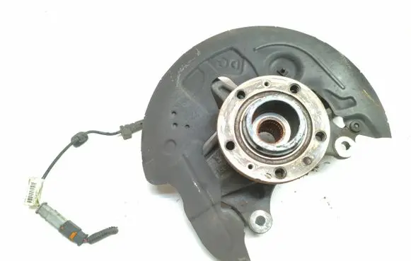 Opel Astra L Front wheel hub