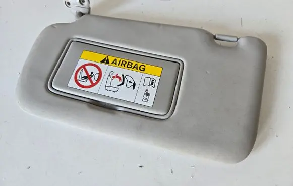 Nissan Leaf II (ZE1) Sun visor