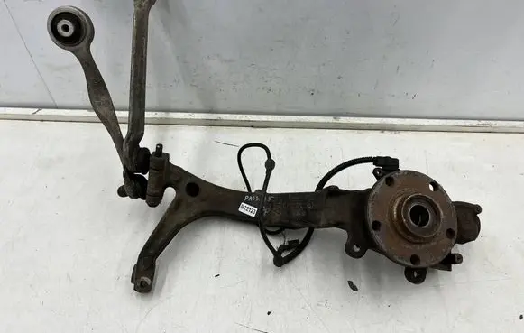 Front wheel hub spindle knuckle