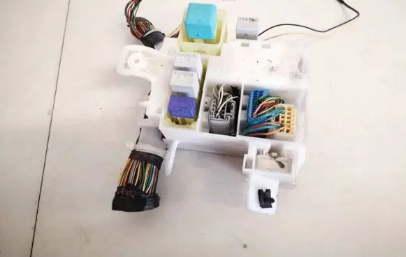 Toyota Corolla E120 E130 Fuse box set 7019ta1