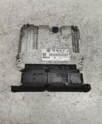 Volkswagen PASSAT B6 Engine control unit/module 0281013440