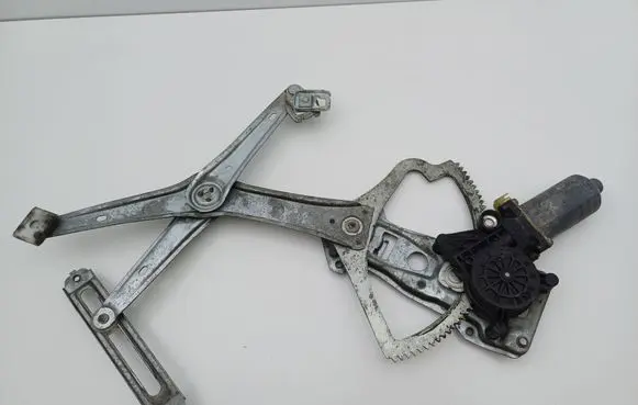 Mercedes-Benz C W202 Front door window regulator with motor 0130821638