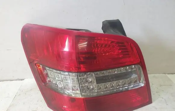 Mercedes-Benz GLK (X204) Rear/tail lights 2048202564L