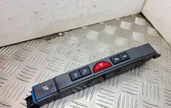 Land Rover Range Rover Sport L320 Hazard light switch YUL500570WUX