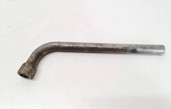 Volkswagen Jetta V Wheel nut wrench 171012219A