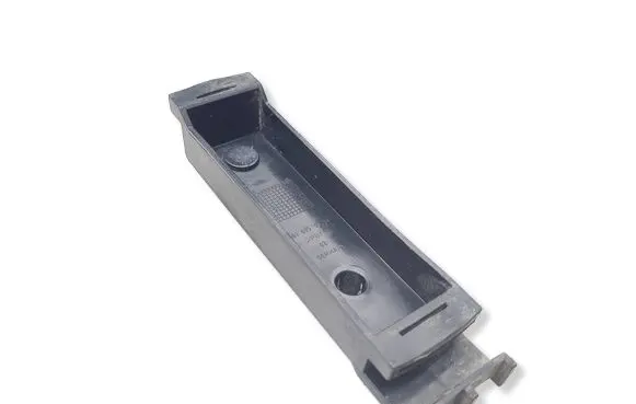 Mercedes-Benz Sprinter W901 W902 W903 W904 Front bumper mounting bracket 9018850014