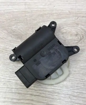 Audi A4 S4 B7 8E 8H Air flap motor/actuator 0132801302 663827H 8E1820511C