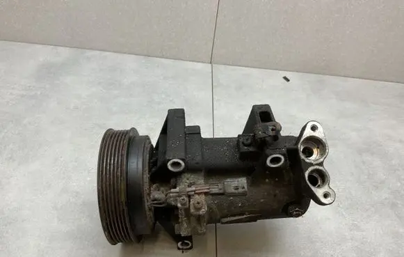 Nissan Juke I F15 Air conditioning (A/C) compressor (pump) 926003VD0A