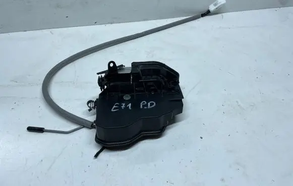 BMW X6 E71 Front door lock 7318416