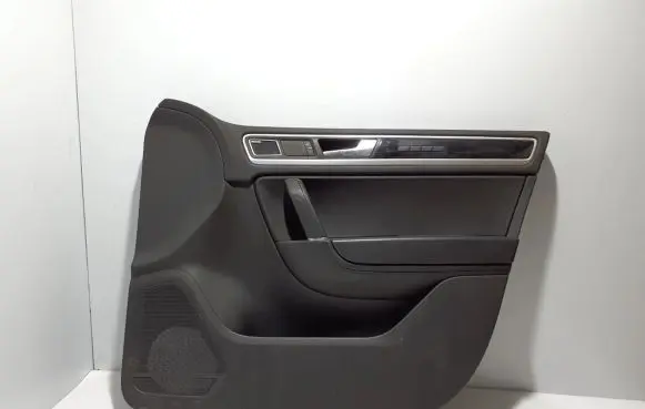 Volkswagen Touareg II Front door card panel trim 7P1867012