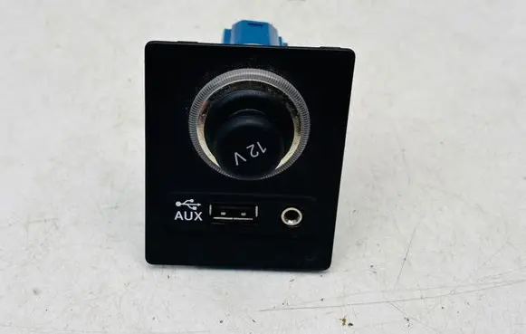 Skoda Superb B8 (3V) USB socket connector 5Q0919341