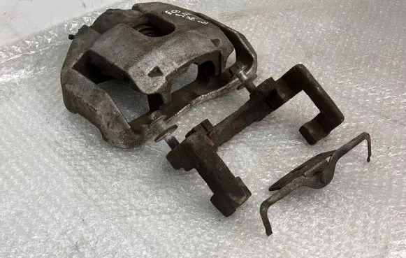 BMW 5 E60 E61 Front brake caliper 6030324 6030