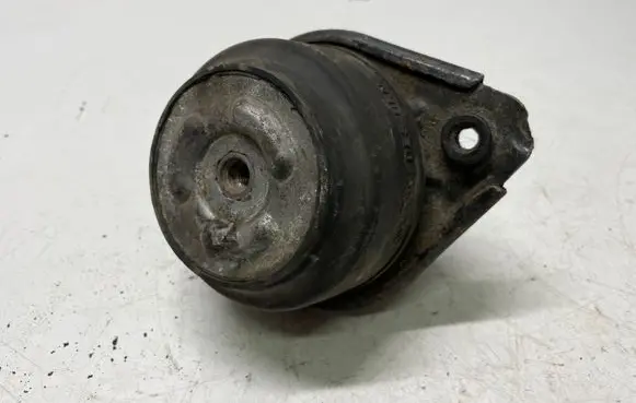 Mercedes-Benz ML W164 Engine mount bracket A2512403117
